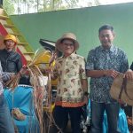 UMKM Di Garut Olah Limbah Gadebog Pisang Jadi Aksesoris